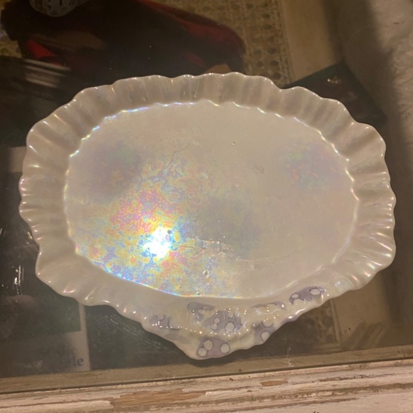 Elegant Iridescent Shell Dish Set - Picture 11 of 16